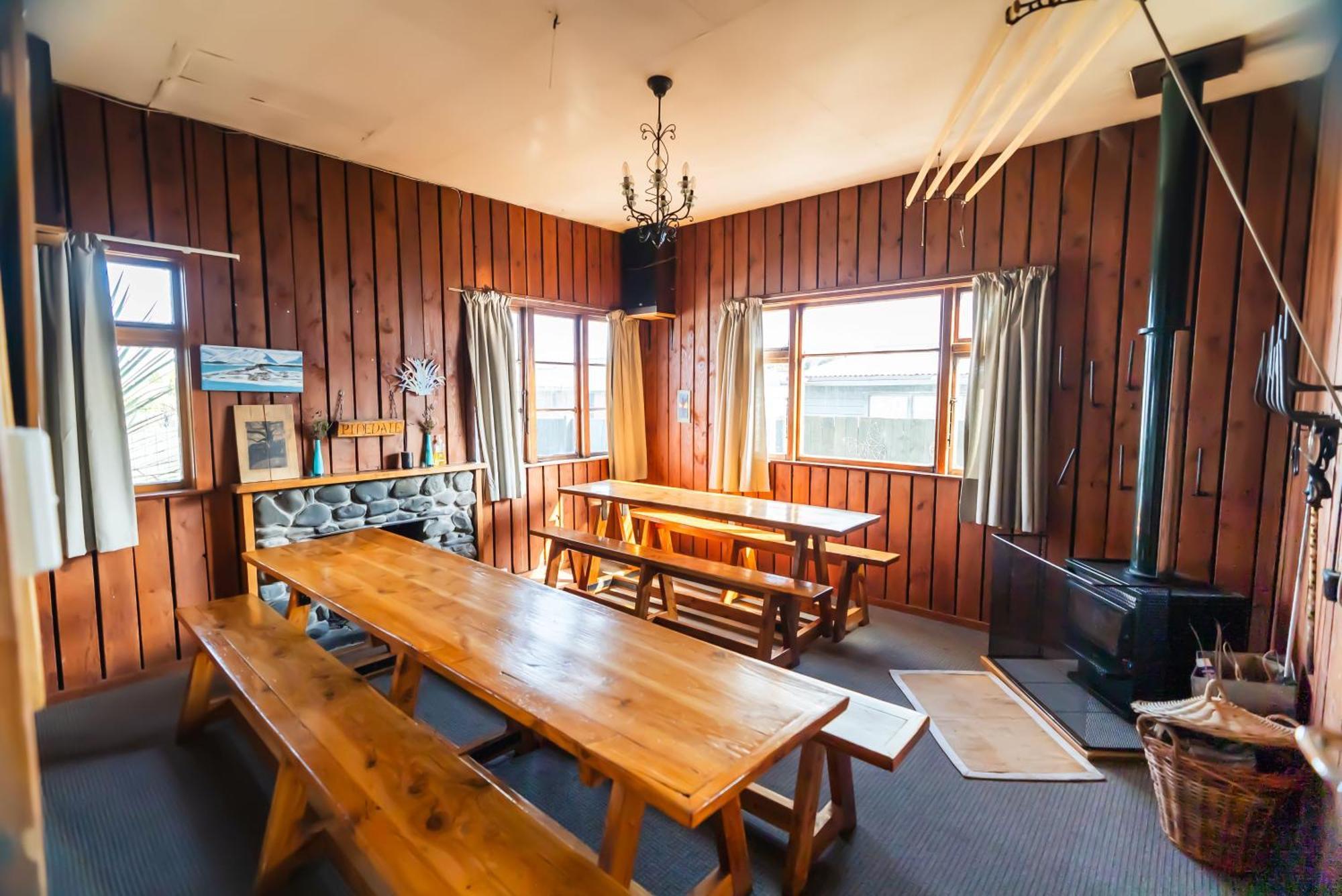 Pinedale Lodge & Apartment メスベン エクステリア 写真