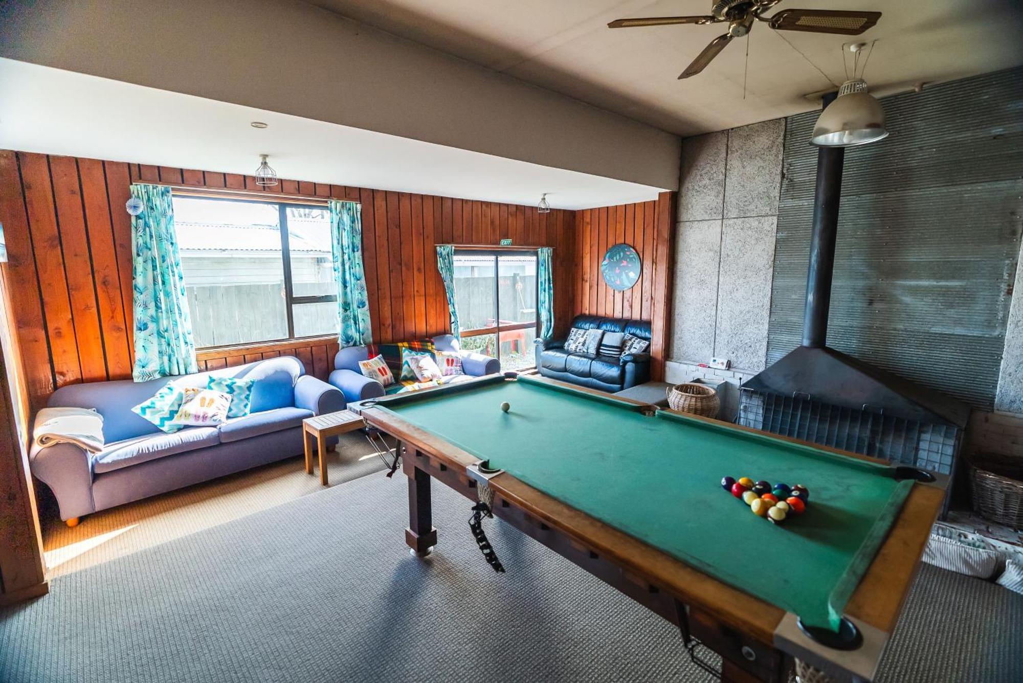 Pinedale Lodge & Apartment メスベン エクステリア 写真
