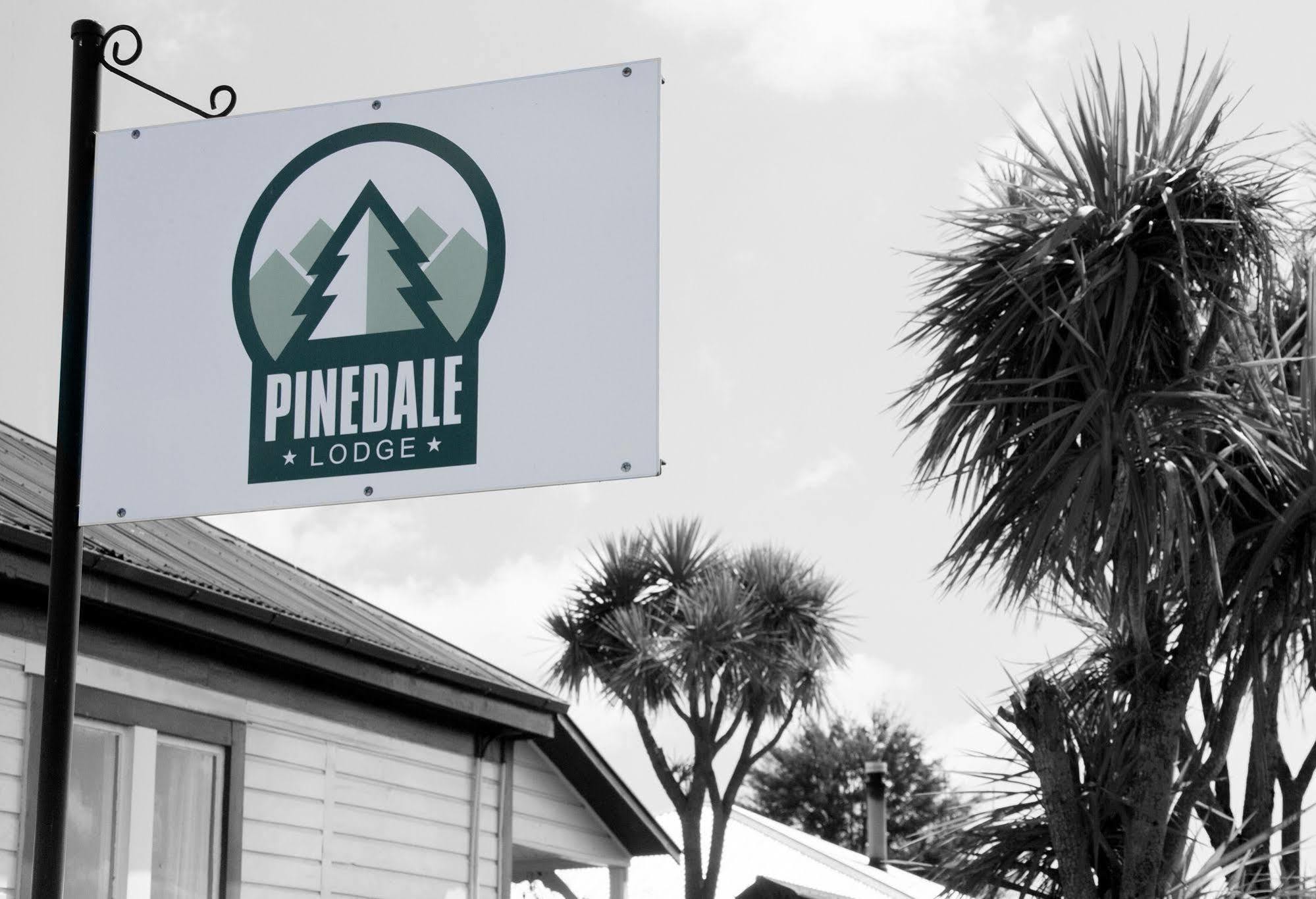 Pinedale Lodge & Apartment メスベン エクステリア 写真
